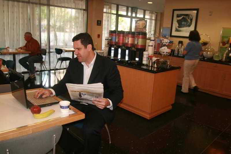Hampton Downtown Hotel 3*